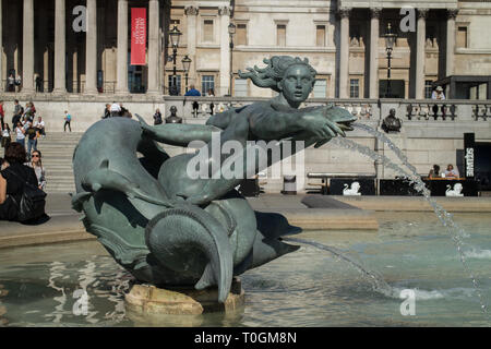 Triton und Delphin Brunnen am Trafalgar Square, London Stockfoto