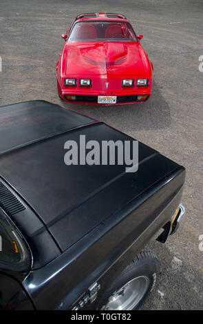 80 s American blue collar Icons, 89 Camaro, 81 Camaro und 84 Chevy C10 Lkw Stockfoto
