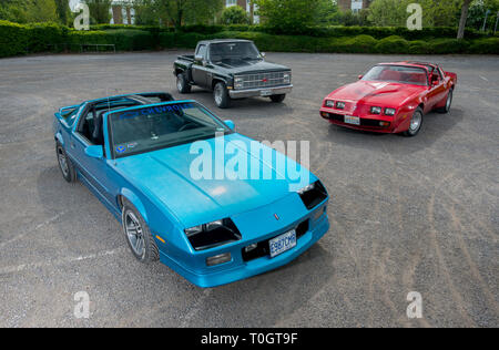 80 s American blue collar Icons, 89 Camaro, 81 Camaro und 84 Chevy C10 Lkw Stockfoto