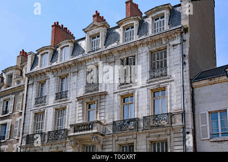 Reich verzierte Altmodische europäische Small Apartment Gebäude Stockfoto