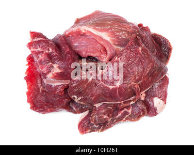 Stücke von rohem Rindfleisch auf weißem Hintergrund Stockfoto