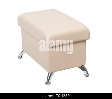 Beige rechteckig Pouf mit Beinen isoliert auf weißem Stockfoto