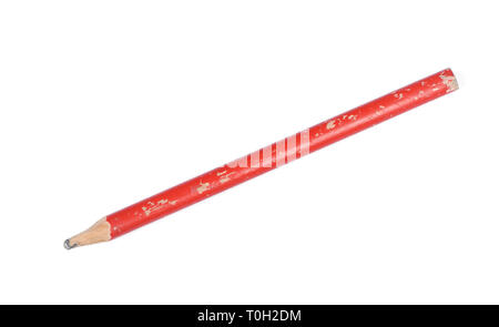 Alte gebrauchte Rote knabberte Bleistift von Carpenter isoliert auf weißem Stockfoto