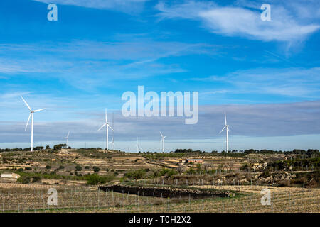 Die schöne Landschaft der Gruppe der Windmühlen Stockfoto