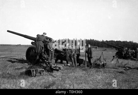 Wehrmacht Heer Schwere Kanone s.K 18 10 cm (10,5 cm) - Deutsche Armee Schwere Kanone sK 18 10 cm (10,5 cm) Stockfoto