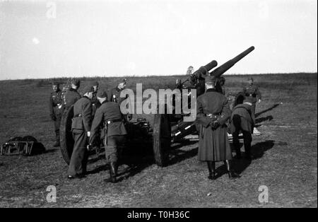 Wehrmacht Heer Schwere Kanone s.K 18 10 cm (10,5 cm) - Deutsche Armee Schwere Kanone sK 18 10 cm (10,5 cm) Stockfoto