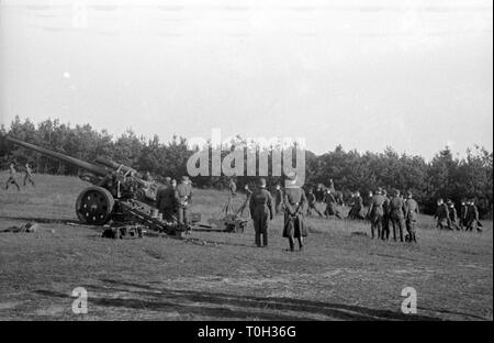 Wehrmacht Heer Schwere Kanone s.K 18 10 cm (10,5 cm) - Deutsche Armee Schwere Kanone sK 18 10 cm (10,5 cm) Stockfoto