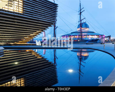 V&A Dundee design museum und RRS Discovery Museum Schiff am Flußufer Esplanade Dundee Schottland Stockfoto