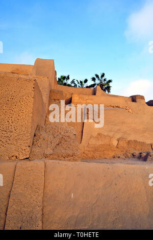 Huaca San Miguel, Parque de Las Leyendas, Lima, Peru, 2015. Schöpfer: Luis Rosendo. Stockfoto