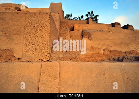 Huaca San Miguel, Parque de Las Leyendas, Lima, Peru, 2015. Schöpfer: Luis Rosendo. Stockfoto