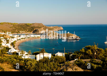 Panoramablick auf die Bucht von Kapsali. Kithira Insel, Griechenland. Stockfoto