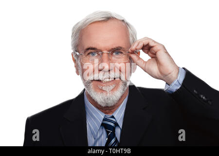 Senior stattlicher Mann mit Brille isoliert auf weißem Stockfoto