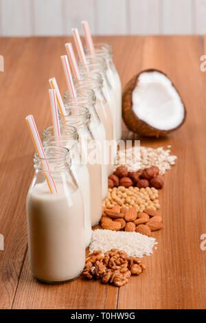 Flaschen laktosefreie Milch Stockfoto