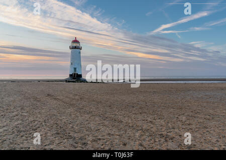 Abend an der Stelle, an der Leuchtturm in der Nähe von Ayr Talacre, Flintshire, Clwyd, Wales, Großbritannien Stockfoto