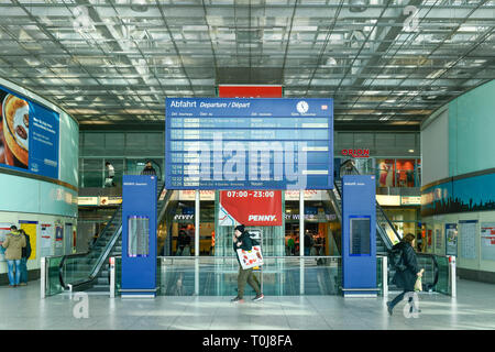 Main Hall, Ost Bahnhof, Friedrich Grove, Berlin, Deutschland, Haupthalle, Ostbahnhof, Friedrichshain, Deutschland Stockfoto