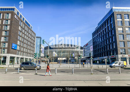 Mercedes Benz Arena, Mercedes-Benz, Mühlenstrasse, Friedrich Grove, Berlin, Deutschland, Mercedes Benz Arena, Mercedes-Benz-Platz, Muehlenstraße, Stockfoto