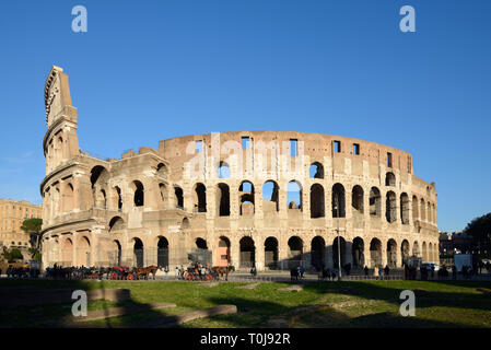 Kolosseum oder Coliseum, aka Flavischen Amphitheater (70-80 N.CHR.), Rom, Italien Stockfoto