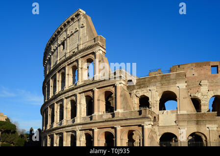 Kolosseum oder Coliseum, aka Flavischen Amphitheater (70-80 N.CHR.), Rom, Italien Stockfoto