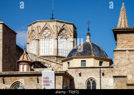 Valencia Spanien Stadtgebäude aus der Altstadt von Valencia Kathedrale Turm gefliest Dom historisches Zentrum Ciutat Vella Stockfoto