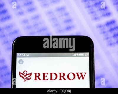 Redrow plc Firmenlogo auf dem Smartphone angezeigt. Stockfoto