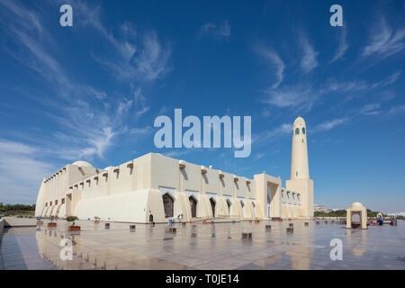 Außen, Imam Muhammad ibn Abd al-Wahhab Moschee, Doha (Katar State Mosque) ist die Nationale Moschee von Qatar. Stockfoto