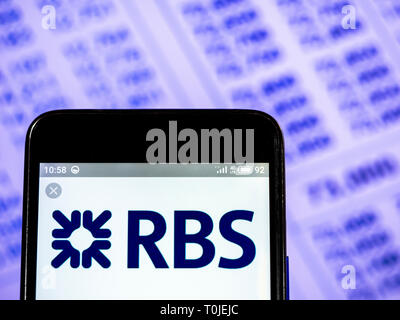 Die Royal Bank of Scotland plc Firmenlogo auf dem Smartphone angezeigt. Stockfoto