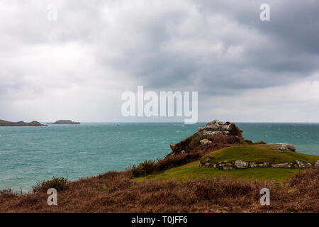 Innisidgen Carn und der oberen Grabkammer, Innisidgen Hill, St. Mary's, Isles of Scilly, Großbritannien Stockfoto