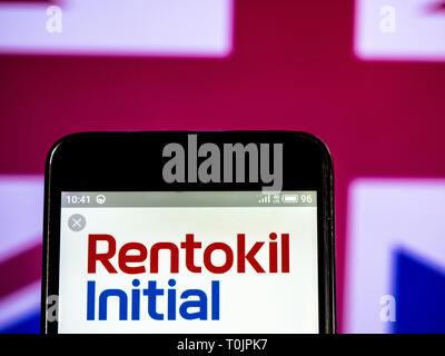In der Ukraine. 20 Mär, 2019. Rentokil Initial plc Firmenlogo gesehen auf einem Smartphone angezeigt. Quelle: Igor Golovniov/SOPA Images/ZUMA Draht/Alamy leben Nachrichten Stockfoto