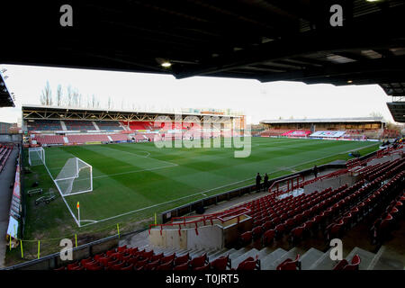 Wrexham, Großbritannien. 20 Mär, 2019. Eine allgemeine Ansicht im Stadion vor der internationalen Fußball-Freundschaftsspiel, Wales v Trinidad und Tobago auf der Pferderennbahn in Wrexham am Mittwoch, dem 20. März 2019. Der Racecourse Ground ist der weltweit ältesten internationalen Boden, hält noch internationale Spiele, es zuerst eine Wales Heimspiel 1877 gehostet werden. Dieses Bild darf nur für redaktionelle Zwecke verwendet werden. Redaktionelle Verwendung nur, pic von Chris Stading/Andrew Orchard sport Fotografie/Alamy Live news Credit: Andrew Orchard sport Fotografie/Alamy leben Nachrichten Stockfoto