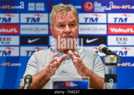 Kuala Lumpur, Malaysia. 21 Mär, 2019. Guus Hiddink, Head Coach der Chinesischen U23-Team nimmt an der Pressekonferenz im Vorfeld der AFC U23-Meisterschaft 2020 Qualifikation Gruppe J Match in Kuala Lumpur, Malaysia, 21. März 2019. Credit: Chong Voon Chung/Xinhua/Alamy leben Nachrichten Stockfoto