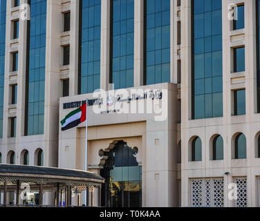 Dubai, VAE - Dec 9, 2018. Fassade des Bundesministeriums für Finanzen in Dubai, VAE. Vae ist die zweitgrößte Volkswirtschaft in der Arabischen Welt (nach Saudi Arabien). Stockfoto