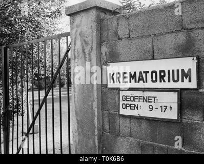 Geographie/Reisen, Deutschland, Dachau, Konzentrationslager, Gedenkstätte, Eingang ins Krematorium, 1960, Additional-Rights - Clearance-Info - Not-Available Stockfoto