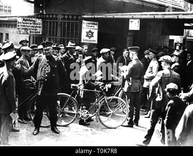 Grenzen, die Grenze zwischen Deutschland und Polen, Gliwice (Gleiwitz), Schlesien, Grenzkontrollen, 1920er Jahre, Additional-Rights - Clearance-Info - Not-Available Stockfoto