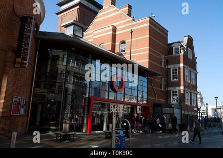 Sam Wanamaker Playhouse und das Globe Theatre new Globe walk bankside London England Stockfoto