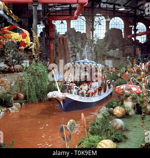 WILLY WONKA & DIE SCHOKOLADENFABRIK GENE WILDER, Jack Albertson, PETER OSTRUM, PARIS THEMMEN, NORA DENNEY, 1971 Stockfoto