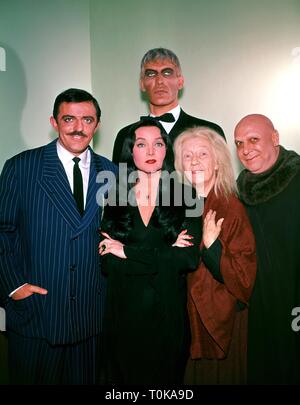 Die Addams Family, JOHN ASTIN, CAROLYN JONES, Ted Cassidy, MARIE BLAKE, JACKIE COOGAN, 1964 Stockfoto