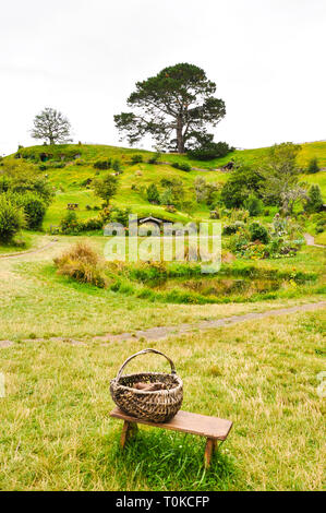 Hobbiton Movie "set-location" für Der Herr der Ringe und der Hobbit Filme. Beutel Ende Wohnungen, Eiche Besucherattraktion in der Region Waikato in Neuseeland Stockfoto