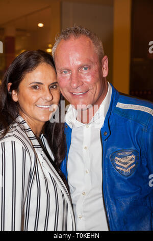 Jürgen Trovato und Marta Trovato von Sterben Trovatos bei der Aufzeichnung der Show "Music Match MyTVplus'im ElbePark. Dresden, 08.03.2019 Stockfoto