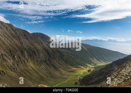 Wanderung zu den Seefeldspitze, Blick zum Langkofel Gruppe, Valser Tal, Pfunderer Berge, Zillertaler Alpen, Südtirol, Italien Stockfoto