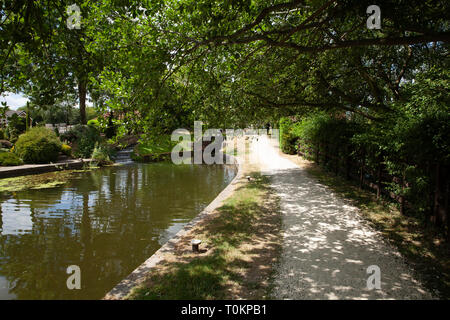 73171 Canal an Turnerwood Schlössern. Stockfoto