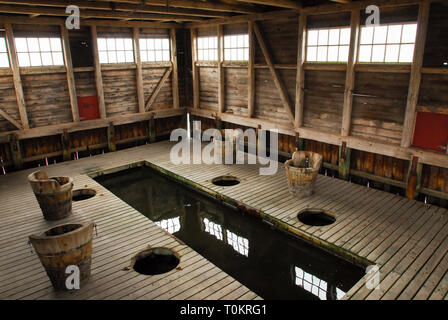 Klapphuset (öffentliche Waschhaus) im Jahre 1857 gebaut ist das einzige verbleibende washhause in Skandinavien am Strand Kattrumpan in Kalmar, Kalmar Län, Schweden. Stockfoto