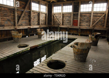 Klapphuset (öffentliche Waschhaus) im Jahre 1857 gebaut ist das einzige verbleibende washhause in Skandinavien am Strand Kattrumpan in Kalmar, Kalmar Län, Schweden. Stockfoto