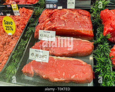 SHEFFIELD, UK - 20. MÄRZ 2019: Tesco Metzger Steak zum Verkauf in Sheffield Stockfoto