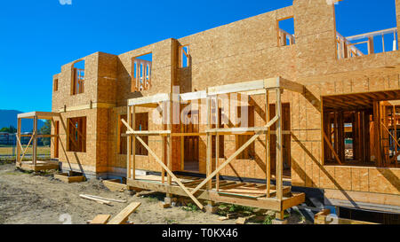 Neue Familie Haus im Bau an einem sonnigen Tag. Stockfoto