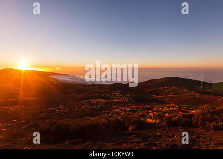 Die meisten besuchten Roque Cinchado auf den Kanarischen Inseln, Spanien. Eine einzigartige Felsformation und ein Wahrzeichen der Insel Teneriffa in der Nähe von Vulkan Teide gelegen. C Stockfoto