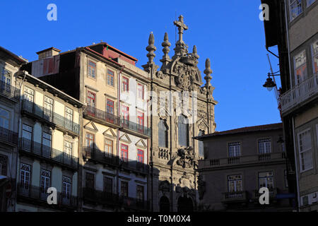 Kirche der Barmherzigkeit von Porto (Igreja da Misericordia do Porto) befindet sich an der berühmten Rua das Flores (Blumen Straße). Es ist ein Jahrhundert Kirche, Resto Stockfoto