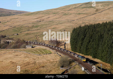 Freightliner 66530 Köpfe hinter Dent Kopf auf die Settle und Carlisle. Stockfoto