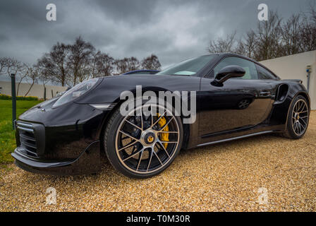 Porsche 911 Turbo im Test Tag für die 77 Mitgliedstaaten in Goodwood Motor Circuit, Chichester, West Sussex, Großbritannien Stockfoto