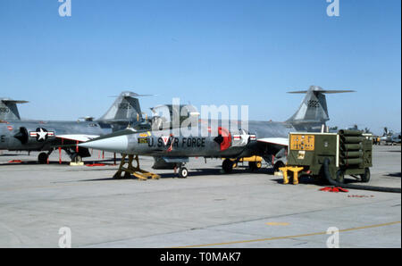 Bundeswehr Luftwaffe Lockheed F-104 Starfighter F Mit-uns-Markierungen - German Air Force Lockheed F-104 F Starfighter mit US-Markierungen der USAF Stockfoto