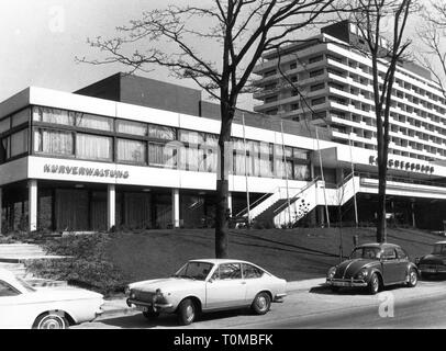 Geographie/Reisen, Deutschland, Timmendorfer Strand, Gebäude, Hotel Maritim mit Kongress Haus und Spa Verwaltung, Außenansicht, 1971, Additional-Rights - Clearance-Info - Not-Available Stockfoto